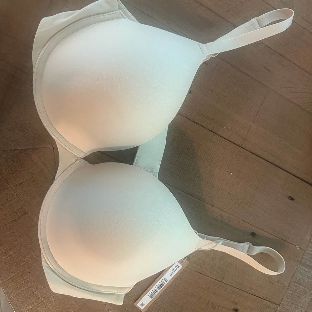 SKIMS Cream Molded Cup T-Shirt Bra